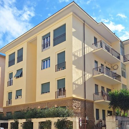 Faby & Fra Apartments ลีวอร์โน ภายนอก รูปภาพ